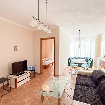 Violeta's Golem Apartament *